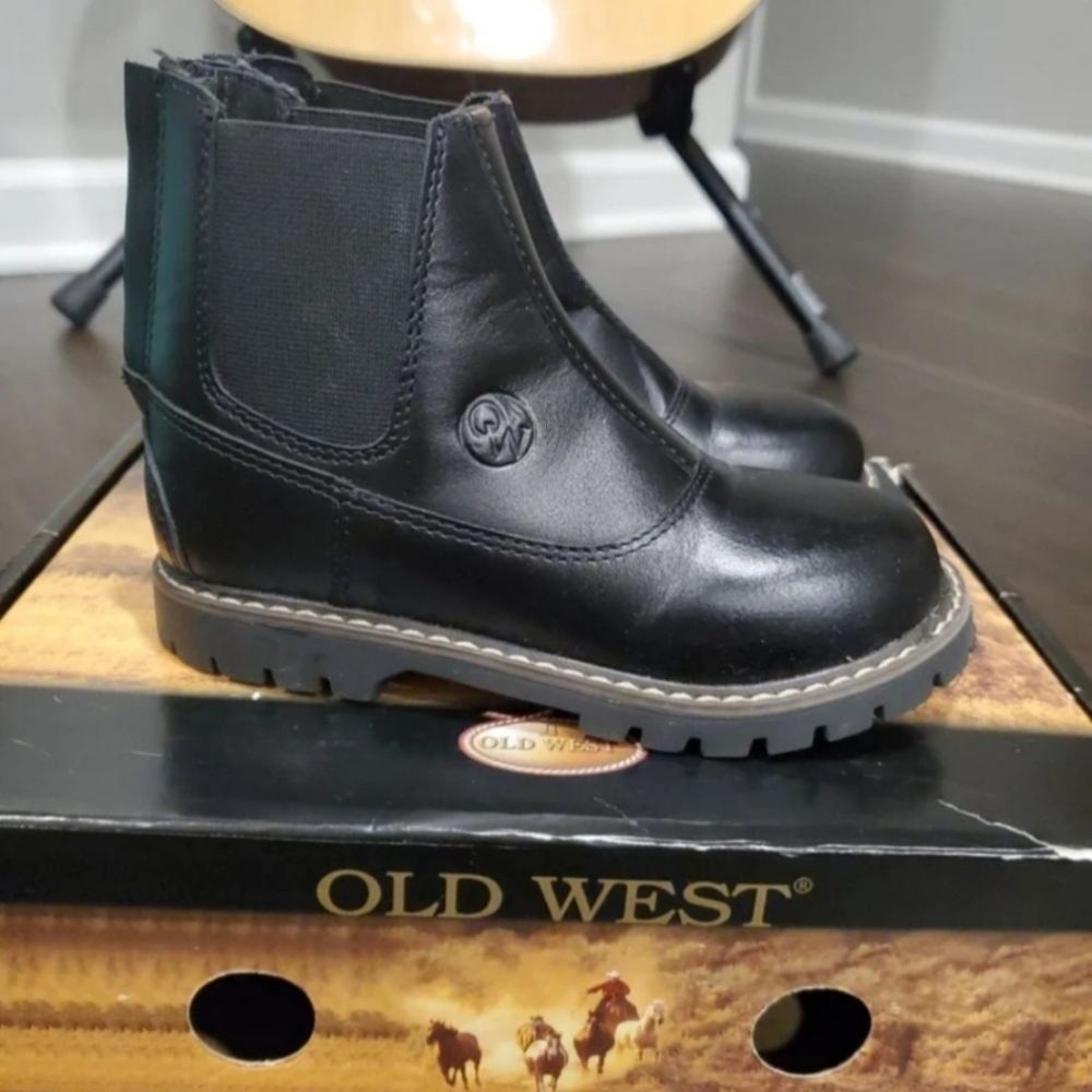 NIB~ Boys Size 9.5 Black Leather Ankle Boots W/Elastic Sides For Easy On/Off